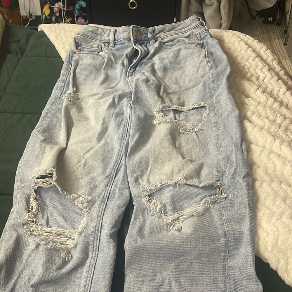 Light wash AE jeans